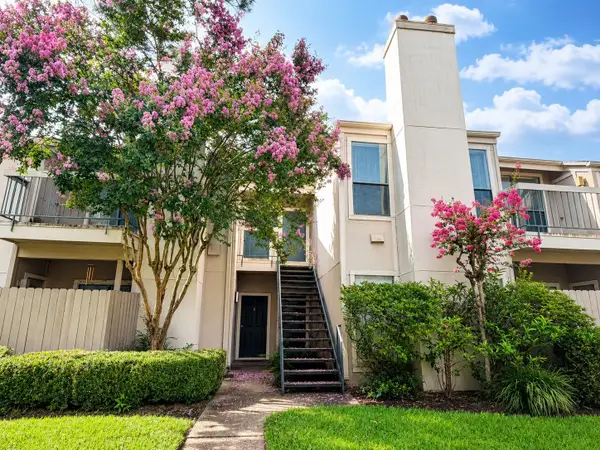 7900 N Stadium Drive #8, Houston, TX 77030