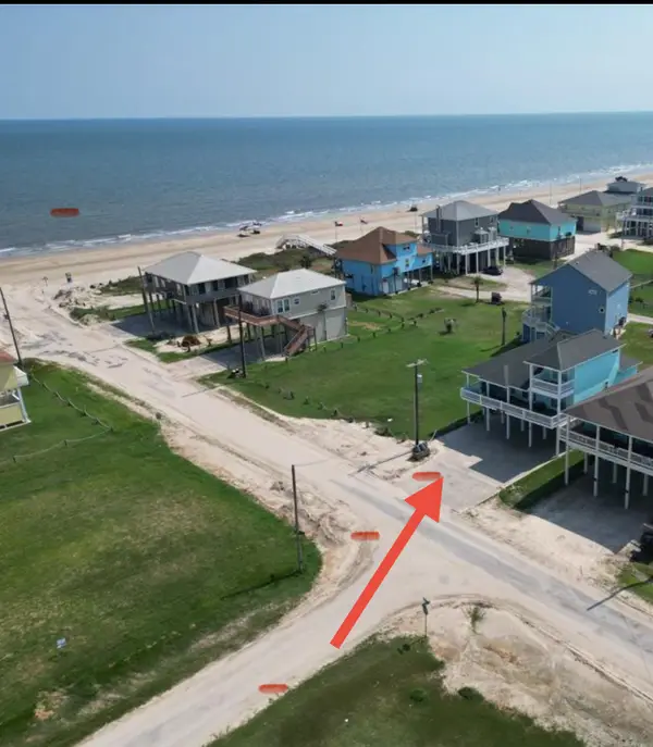 833 S Oneal Road, Crystal Beach, TX 77650