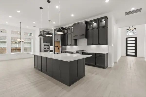 104 Coastal Prairie Drive, Waller, TX 77447