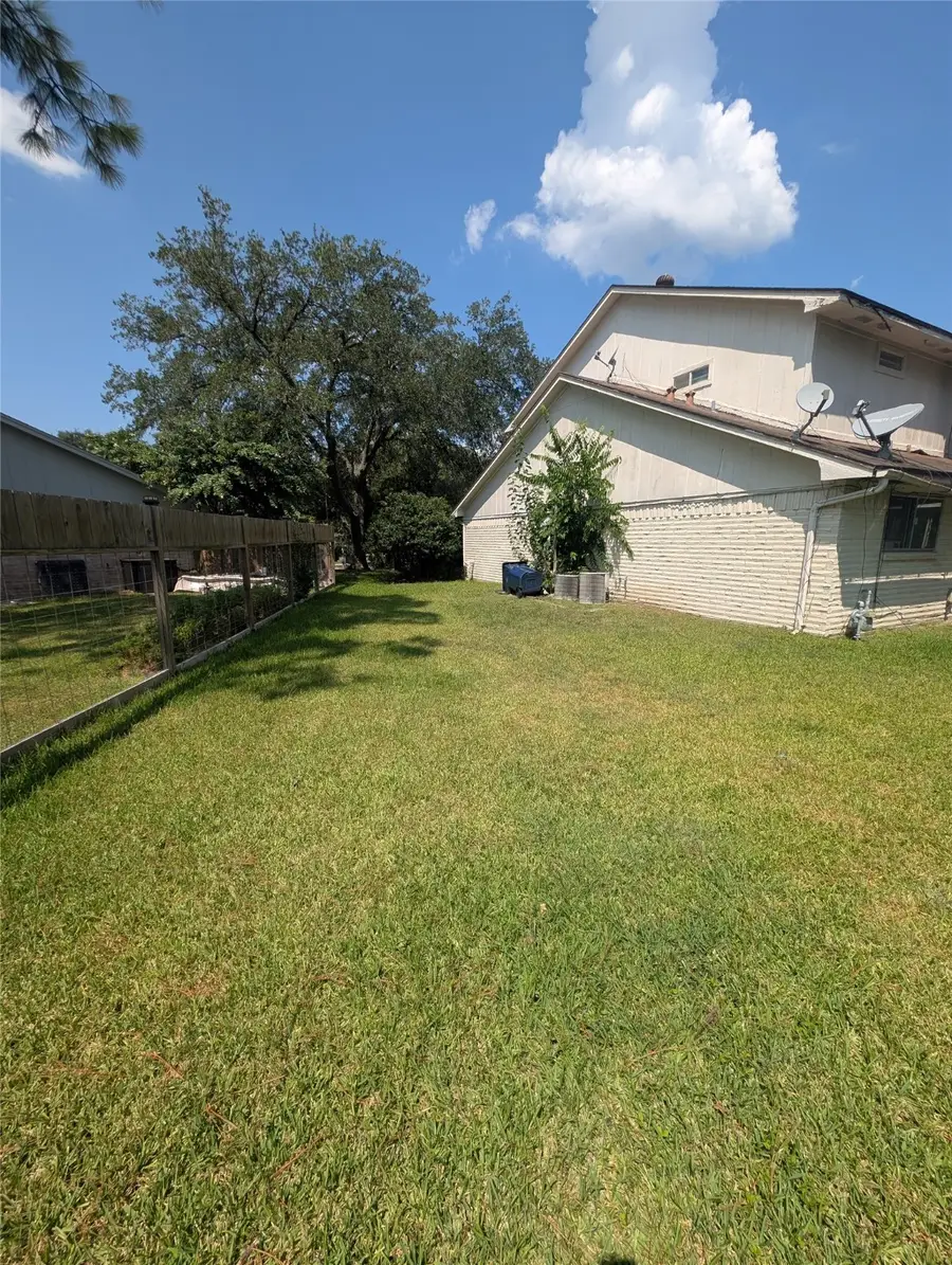7131 La Entrada Drive, Houston, TX 77083 - Image #2