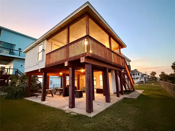 16701 Moby Dick Drive, Jamaica Beach, TX 77554