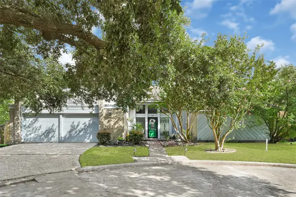 202 Old Bridge Lake, Houston, TX 77069