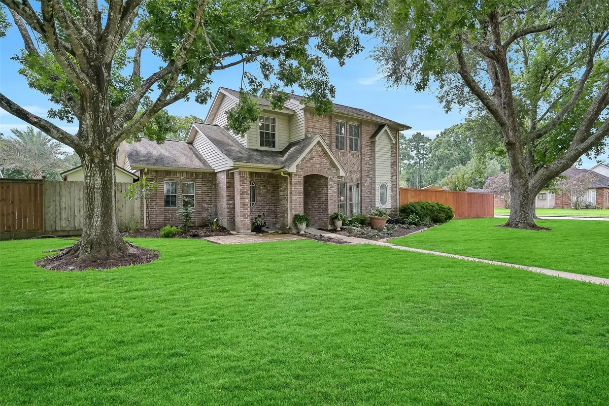 1018 Londonderry Avenue, Friendswood, TX 77546 - #1