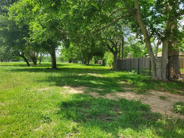 1406 Coryell Street, League City, TX 77573