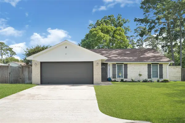 4007 Pin Oak Drive, Mont Belvieu, TX 77523