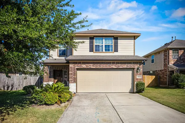 8402 Broadleaf Avenue, Baytown, TX 77521