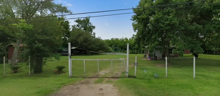 8925 Spruce Street, Hitchcock, TX 77563 - #3