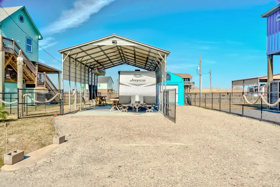 1765 Croaker Lane, Crystal Beach, TX 77650 - Image #3