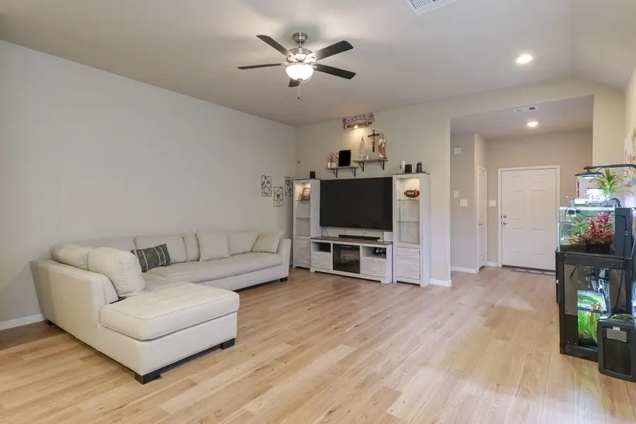 9256 Sea Garden Street, Houston, TX 77034 - Image #3