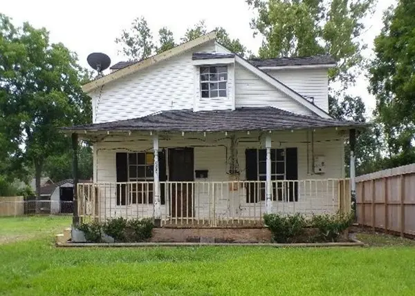 222 E Southland Avenue, Alvin, TX 77511