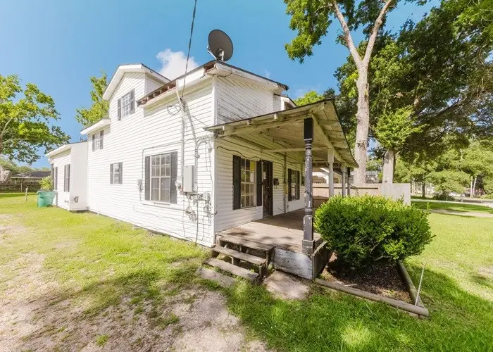 222 E Southland Avenue, Alvin, TX 77511 - Image #3