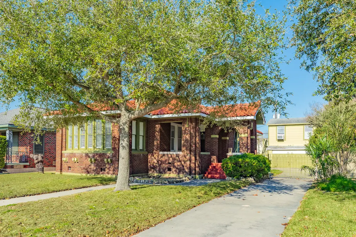 5022 Woodrow Avenue, Galveston, TX 77551 - Image #1
