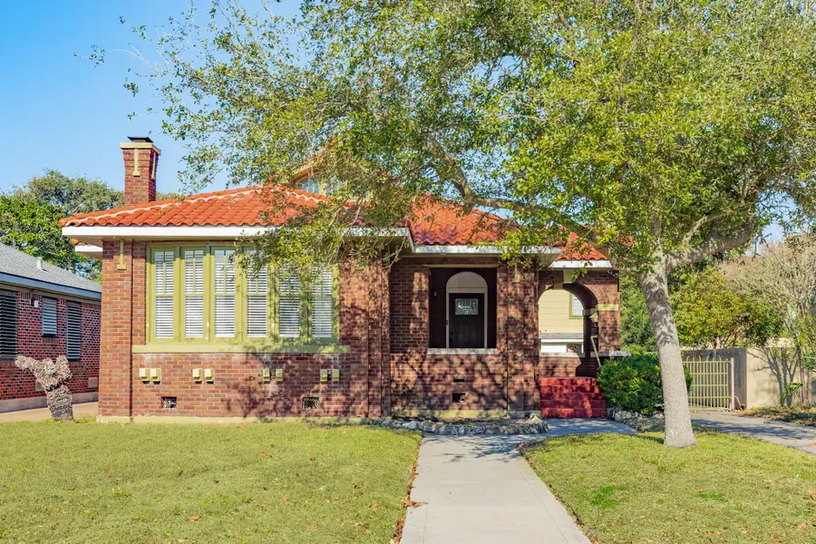 5022 Woodrow Avenue, Galveston, TX 77551 - Image #2