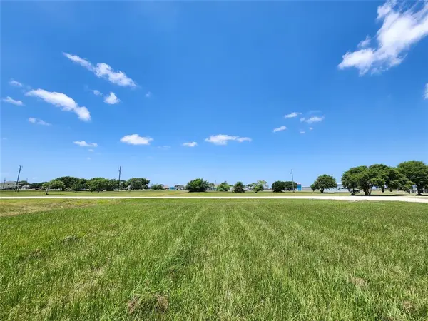 65 Arrowhead Drive, Palacios, TX 77465