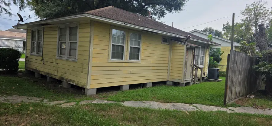 809 N Avenue D, Humble, TX 77338 - #2