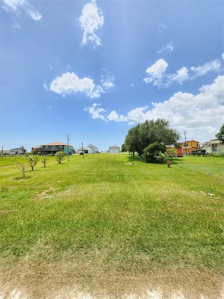 853 Swallow Drive, Palacios, TX 77465 - Image #2