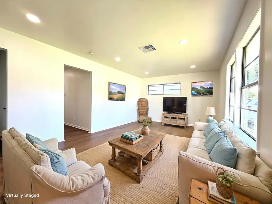 129 Chestnut Street, Lake Jackson, TX 77566 - Image #3