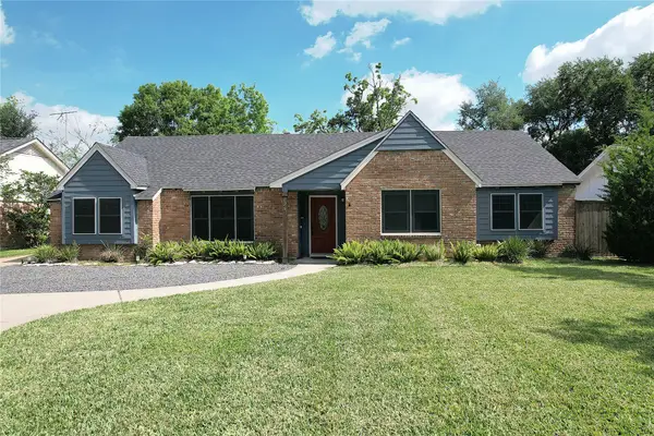 226 Driftwood Drive, Seabrook, TX 77586