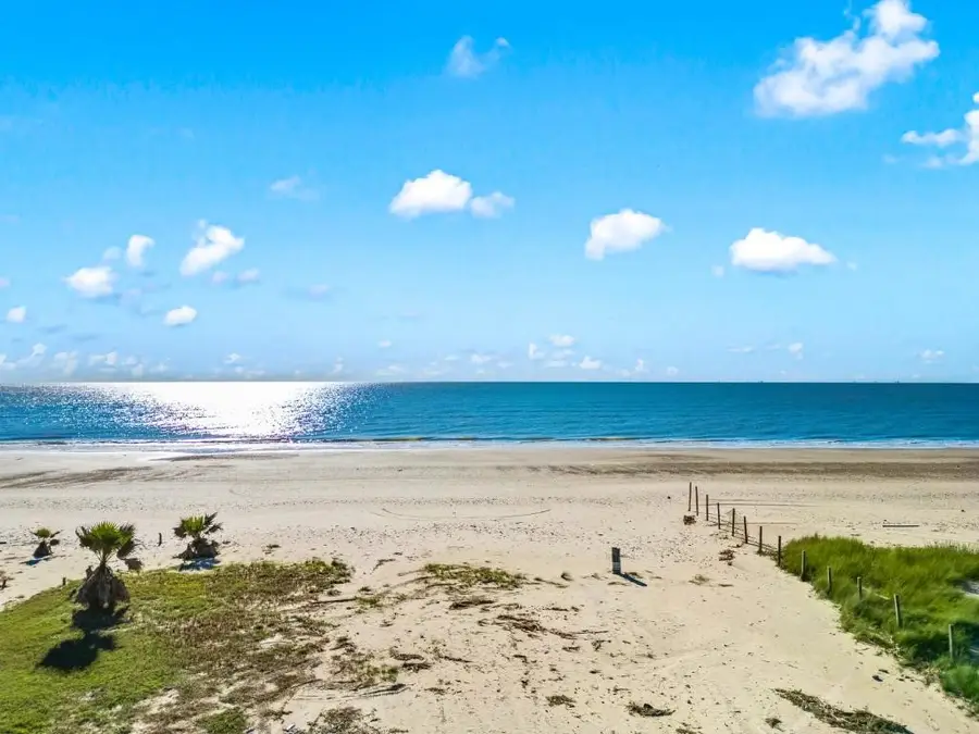 1108 Highway 87, Gilchrist, TX 77617 - #3