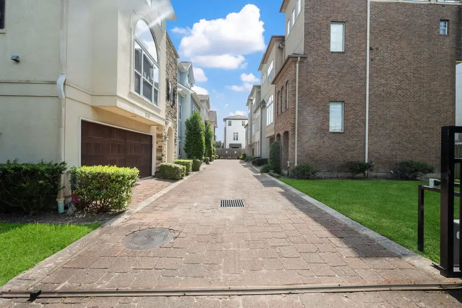 2716 Sherwin Street, Houston, TX 77007 - #3