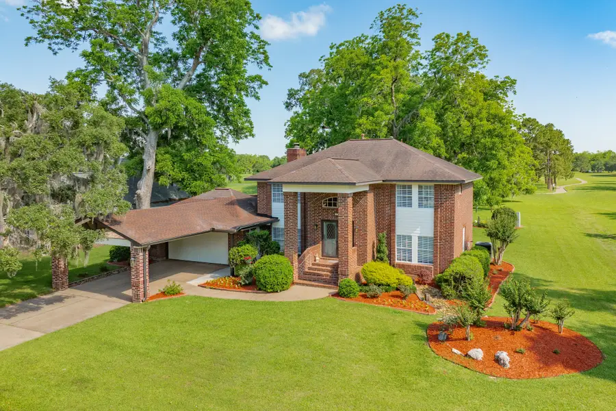 320 N Amherst Drive, West Columbia, TX 77486 - #3