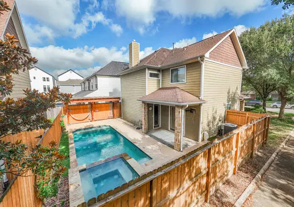 825 Fisher Street, Houston, TX 77018
