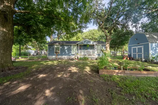 2200 5th Street, Bay City, TX 77414