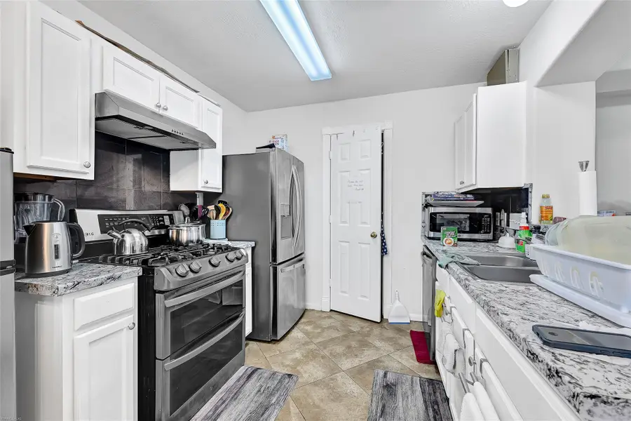 7826 Dairy View Lane, Houston, TX 77072 - Image #2