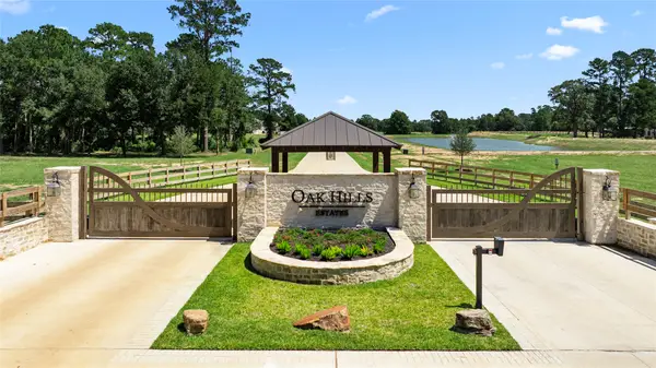 212 Hidden Oak Drive, Hockley, TX 77447