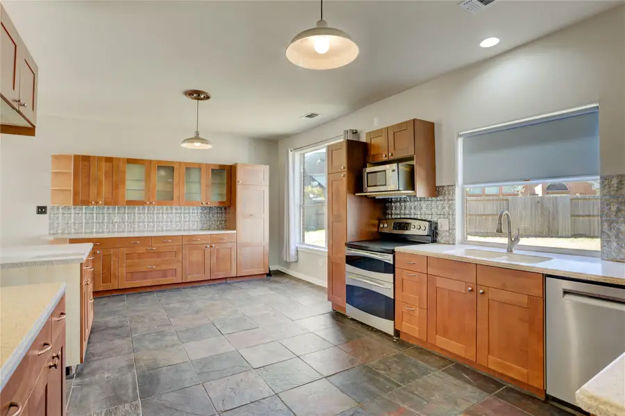 3302 S Bending Oaks Lane, Pearland, TX 77584 - #3