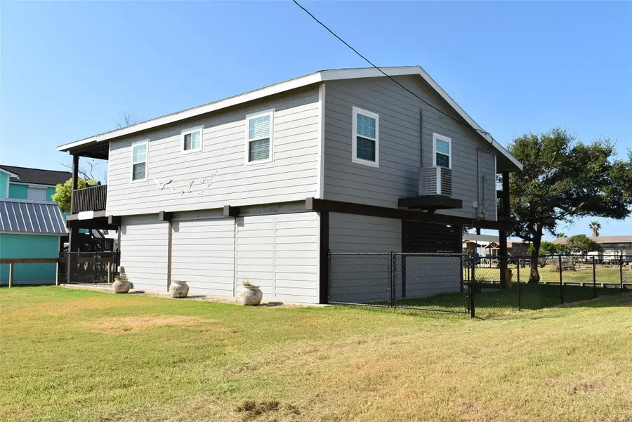 1270 County Road 202, Sargent, TX 77414 - Image #3