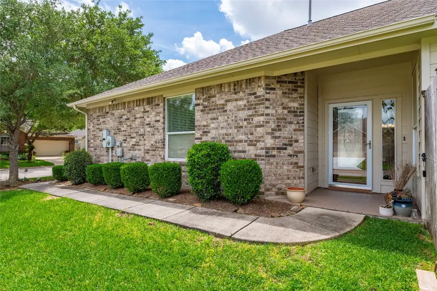 1201 N Riviera Circle, Pearland, TX 77581 - #2