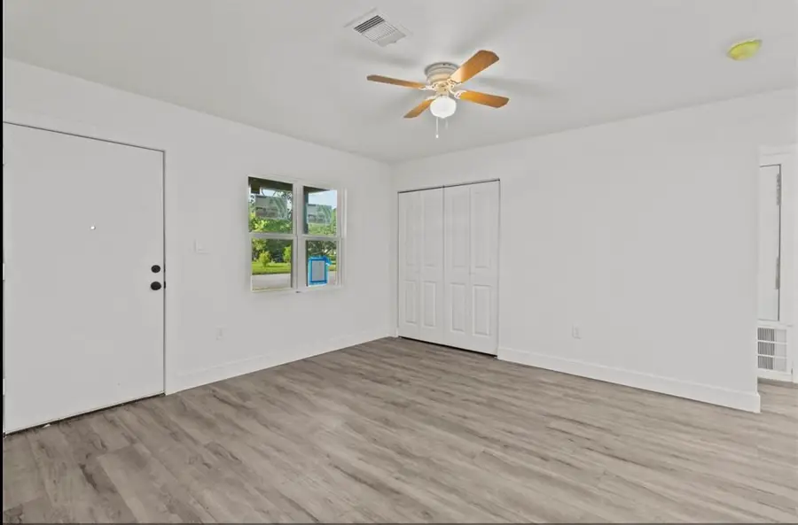 805 19th Avenue N, Texas City, TX 77590 - #3