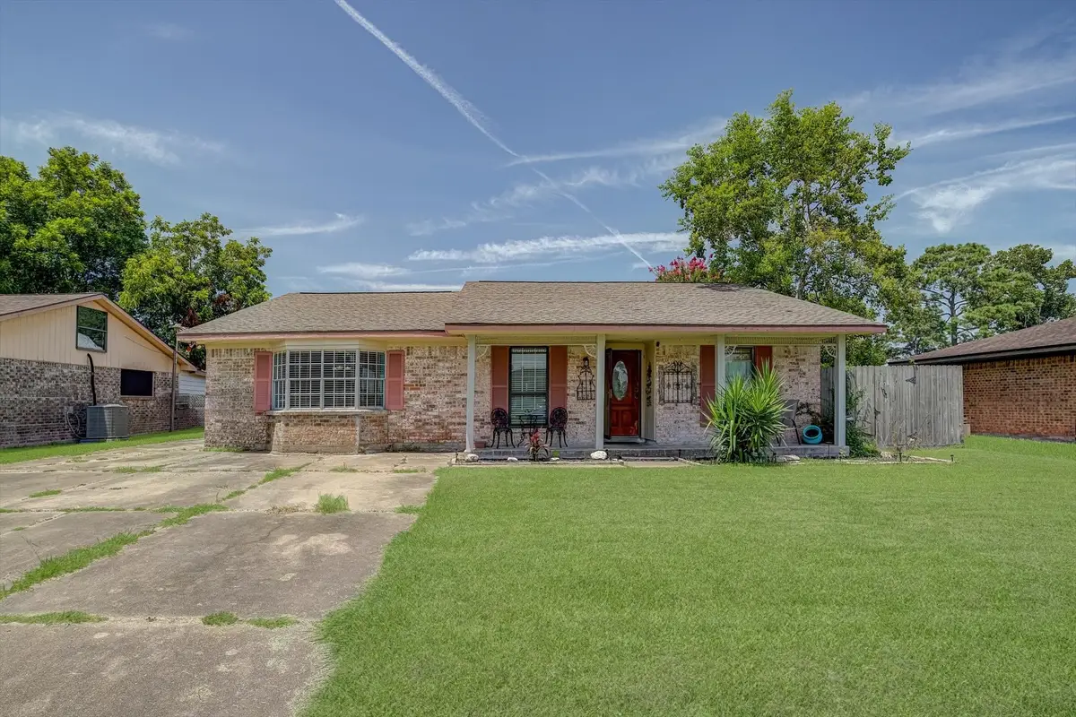 157 Houston Street, Angleton, TX 77515 - #1