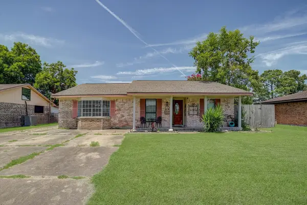 157 Houston Street, Angleton, TX 77515