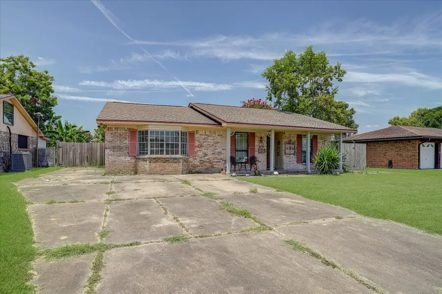 157 Houston Street, Angleton, TX 77515 - #3