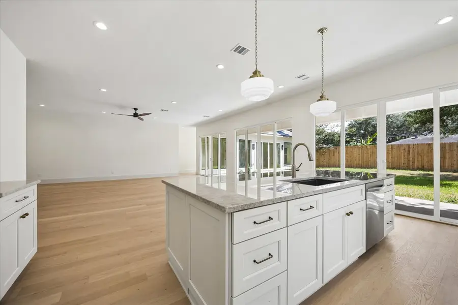 4817 Kingfisher Drive, Houston, TX 77035 - #3