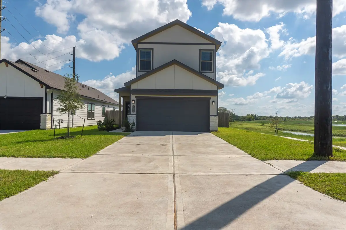 6655 Escondido Drive, Rosharon, TX 77583 - #1