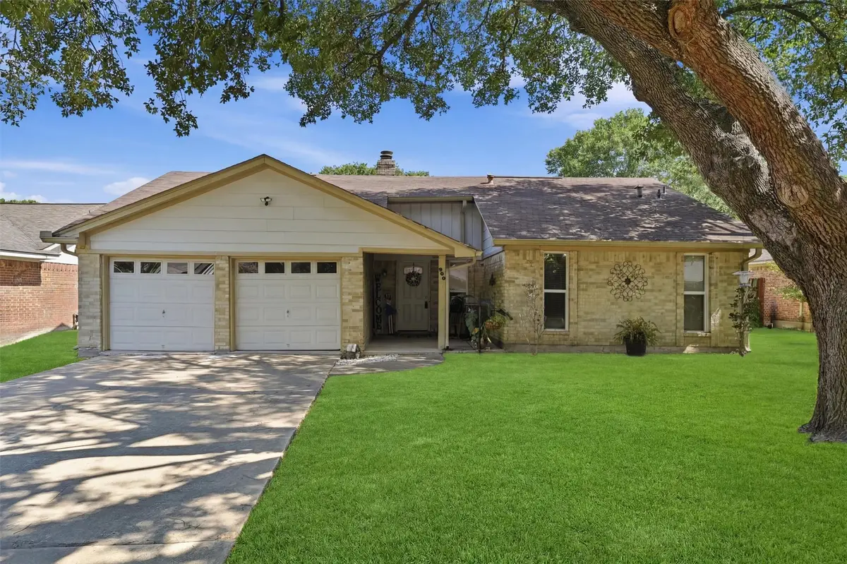 900 Sunnybrook Lane, Baytown, TX 77521 - #1
