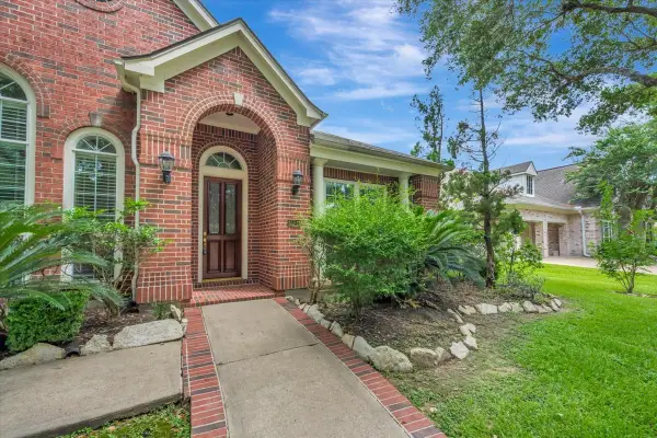 15511 Pinenut Bay Court, Houston, TX 77059