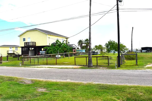 1197 County Road 202, Sargent, TX 77414