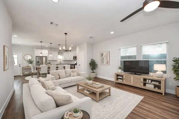 6910 J W Peavy Drive, Houston, TX 77011