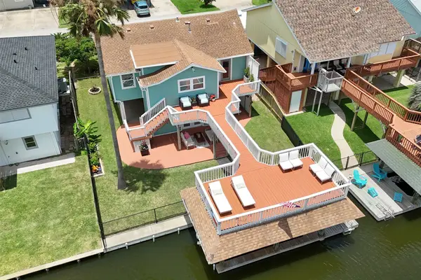 1078 Redfish Street, Bayou Vista, TX 77563