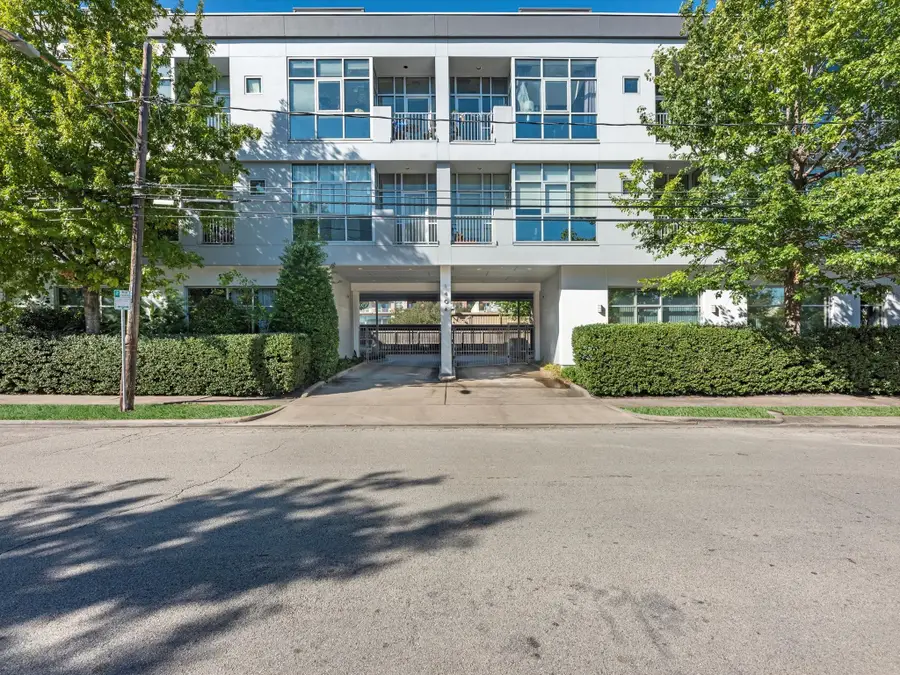 1406 Columbus St Street #303, Houston, TX 77019 - Image #2