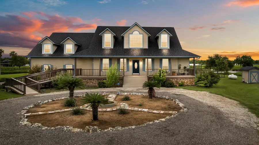 7902 S Redfish Drive, Hitchcock, TX 77563 - Image #2