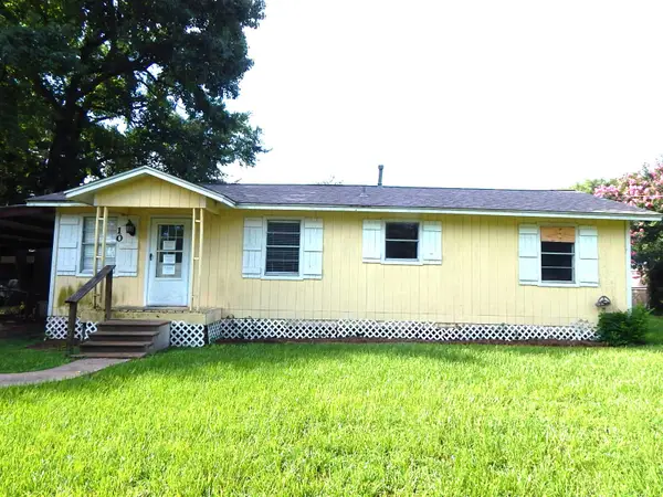 10 E Watson Street, Willis, TX 77378