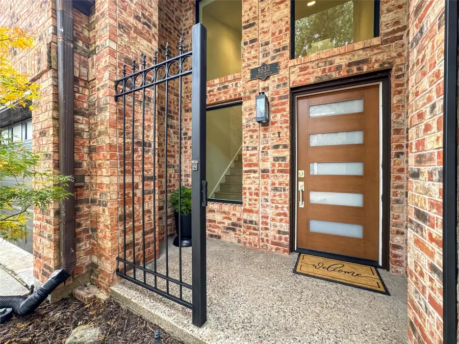 9533 Bayou Brook Street, Houston, TX 77063 - Image #2