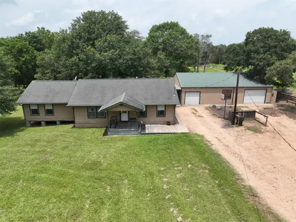 22305 Thistle Lane, New Ulm, TX 78950