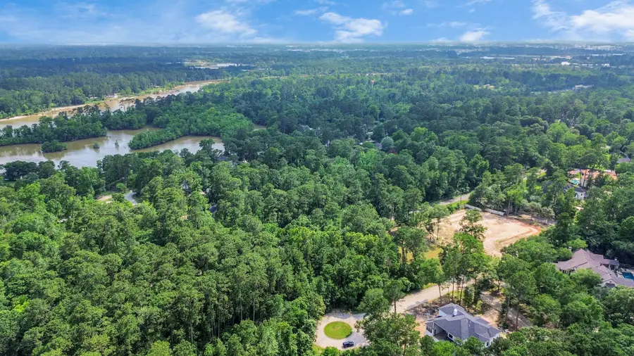 22 Majestic Falls Dr Drive, Kingwood, TX 77339 - Image #3