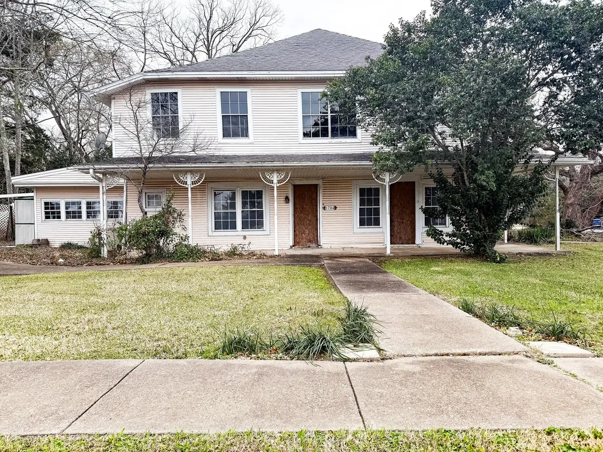 1704 Avenue O, Huntsville, TX 77340 - #1